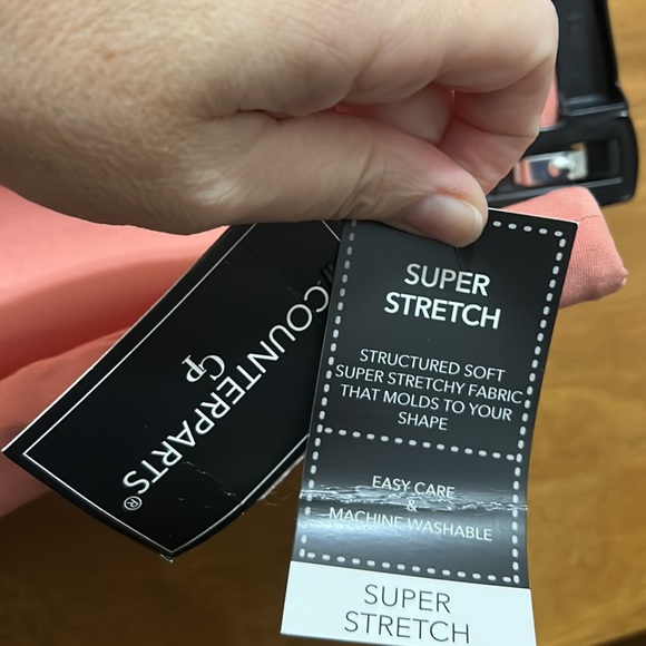 New with tags-size 22W peach capris - Picture 2 of 4